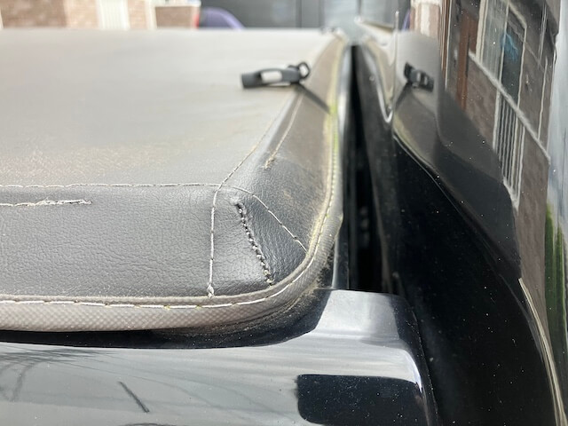 ハイラックスのソフトトノカバーの取り付け位置